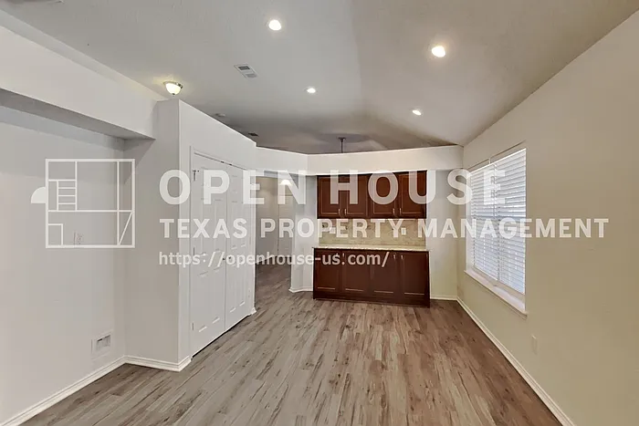 10761 Castle Dr — Photo 7