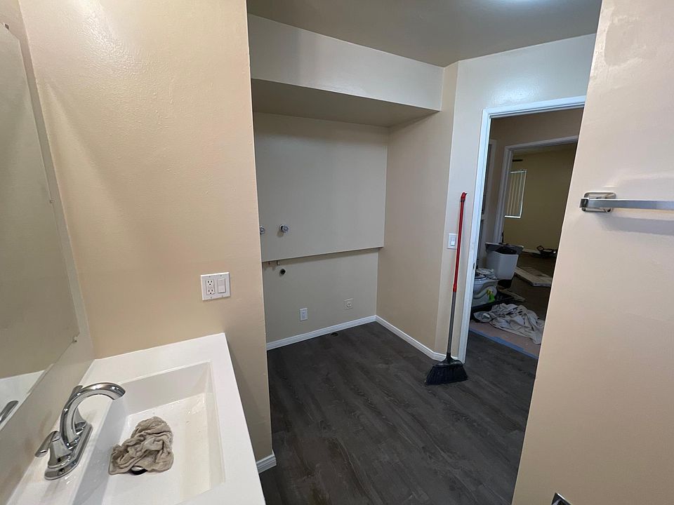 1st image of 1 N San Mateo St APT B