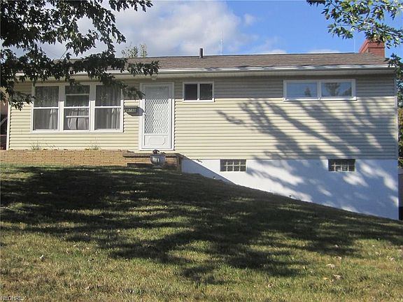 5th image of 671 E Catawba Ave