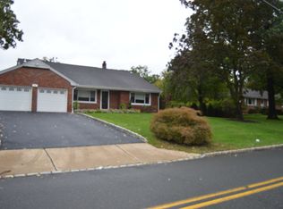 16 Douglas Dr, Towaco, NJ 07082