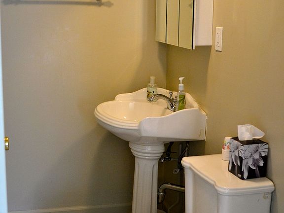 3rd image of 5429 W Leland Ave