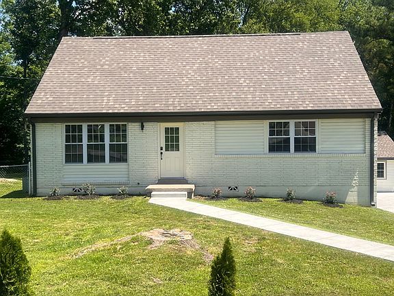 2nd image of 2011 Delia Dr