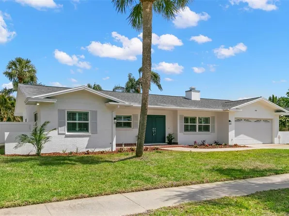 3945 Versailles Dr, Rocky Point, FL 33634