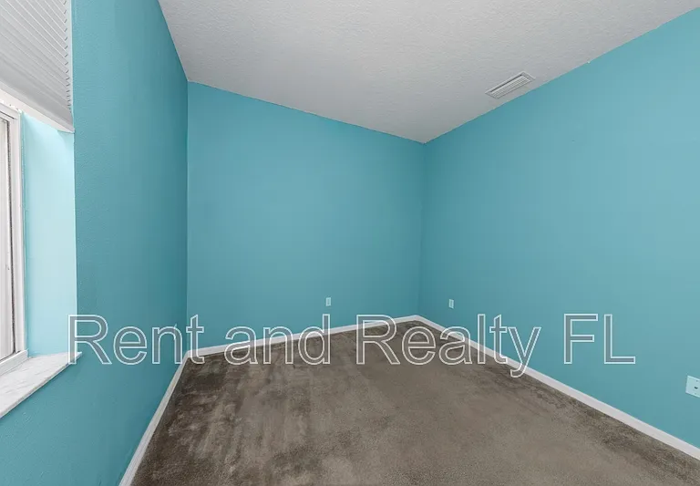 12107 Fern Haven Ave — Photo 5