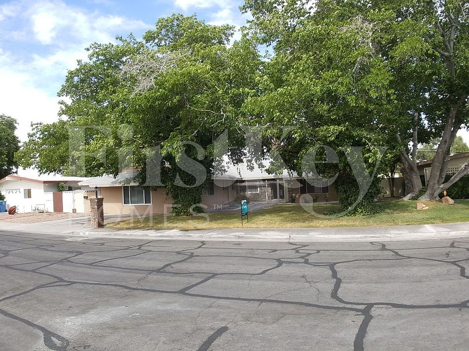 1st image of 916 Niblick Dr