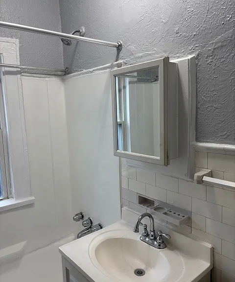 Hayes Hall — Photo 16