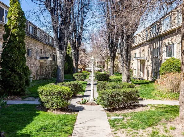 2220 E Murray Holladay Rd APT 82, Holladay, UT 84117