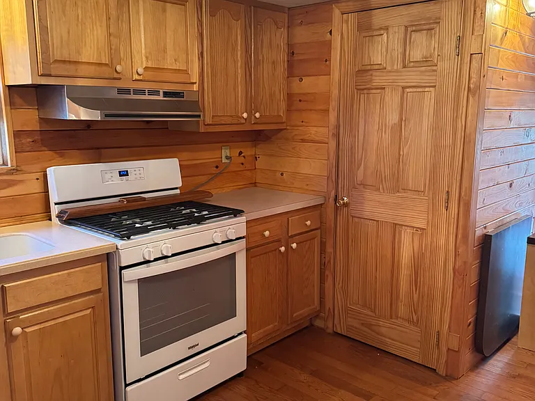1089 State Route 502 — Photo 2