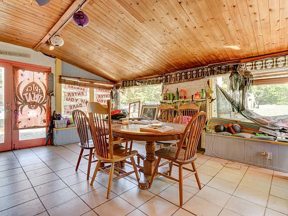 4th image of 9025 Tedford Ln