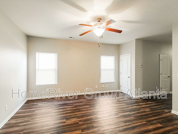 3rd image of 212 Daisy Cir