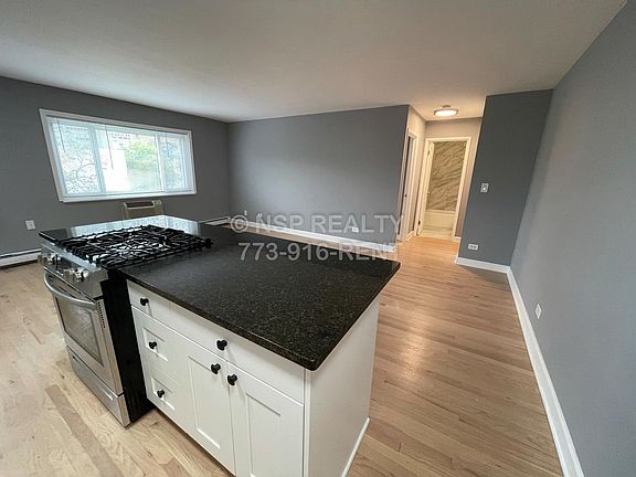 2nd image of 633 W Grace St #510