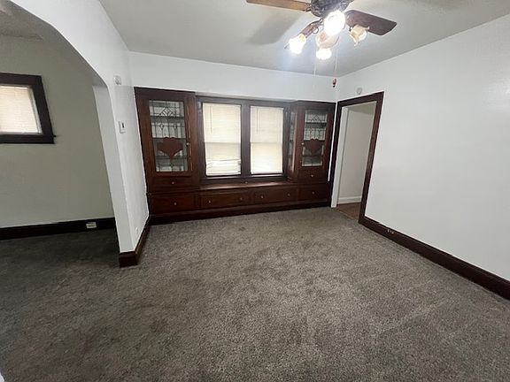 4th image of 4898 E 95th St