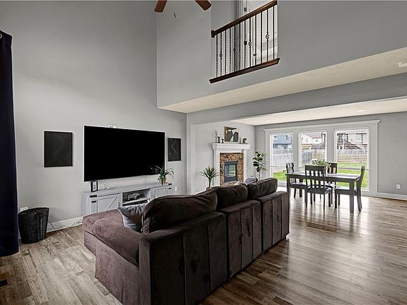 4th image of 1409 NE Jaclyn Dr