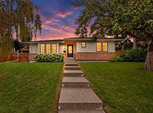 256 S Westminster Dr SW, Calgary, AB T3C 2T6