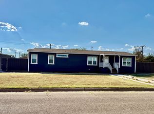 1021 Avenue N, Ralls, TX 79357