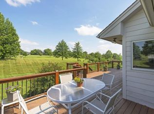 8675 Ridge Ponds Dr, Victoria, MN 55386
