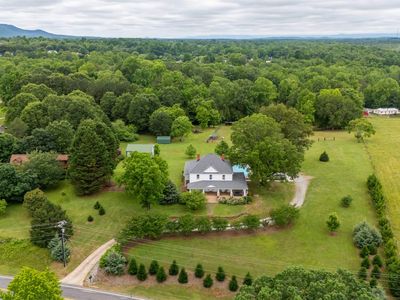 251 W McElhaney Rd, Taylors, SC, 29687