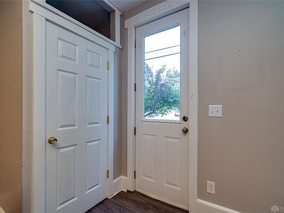 5th image of 600 Oak St
