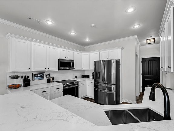 2nd image of 382 N Drewrys Bluff Dr