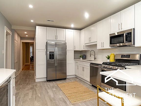 3rd image of 3734 N Racine Ave #2F
