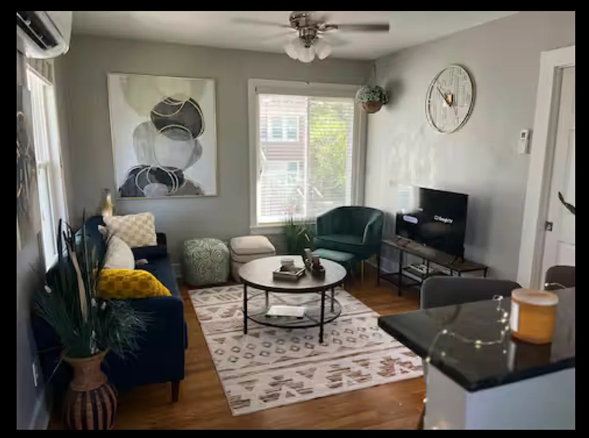 Living room - 1709 Enfield Rd #D