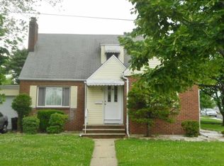 2 Elizabeth Ct, Secaucus, NJ 07094