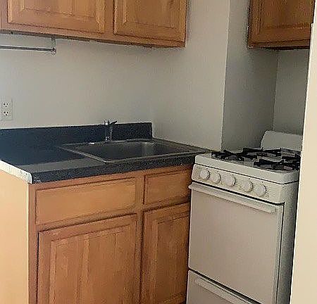 3rd image of 511 E 87th St APT 12