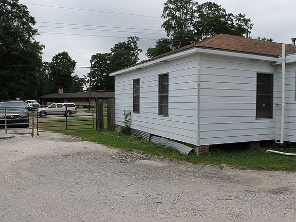 4th image of 3717 Maplewood Dr