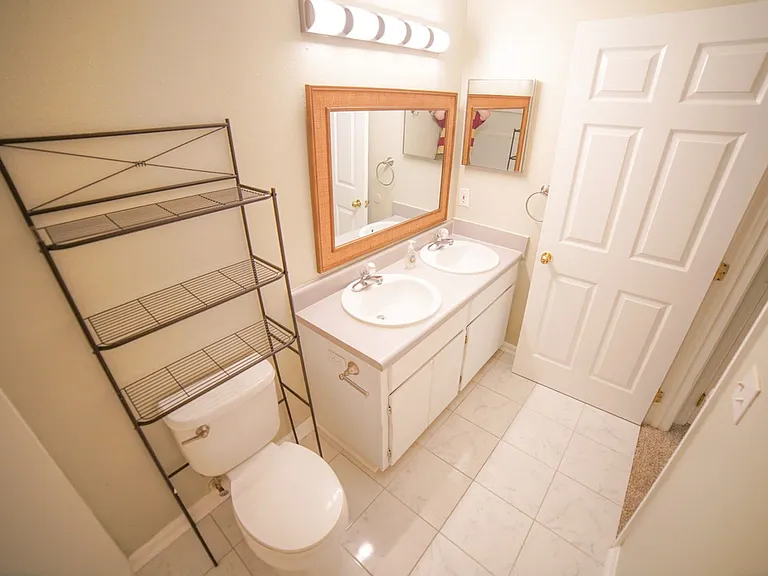 1100 Green Tree Ct #F — Photo 17
