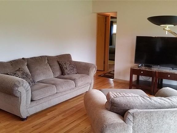 2nd image of 8347 Lincoln Dr