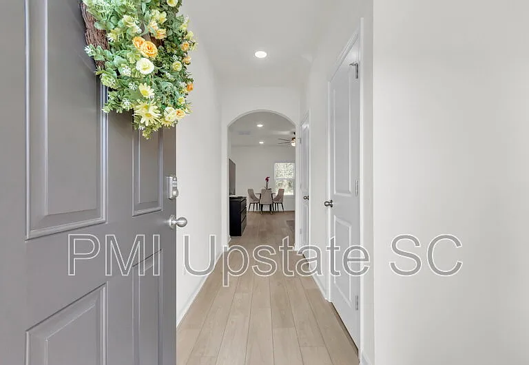 1110 Silverbend Trl — Photo 3