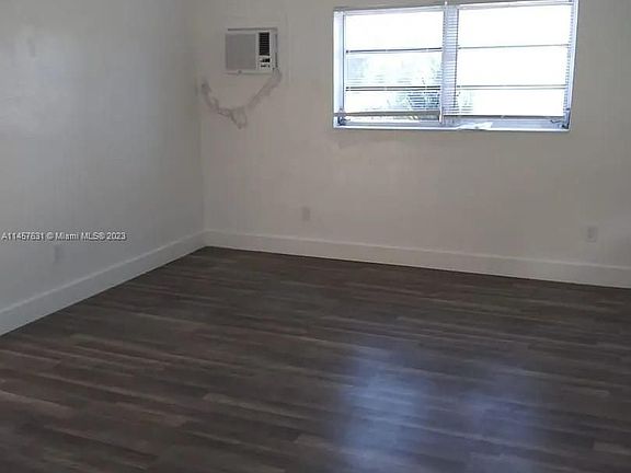 4th image of 16890 NE 21st Ave APT 10