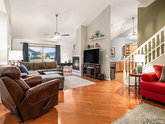 3rd image of 2122 Teakwood Cir