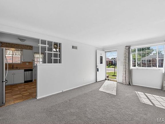 4th image of 715 Avenue H