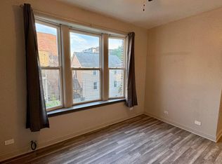 1254 N Bosworth Ave #2R, Chicago, IL 60642
