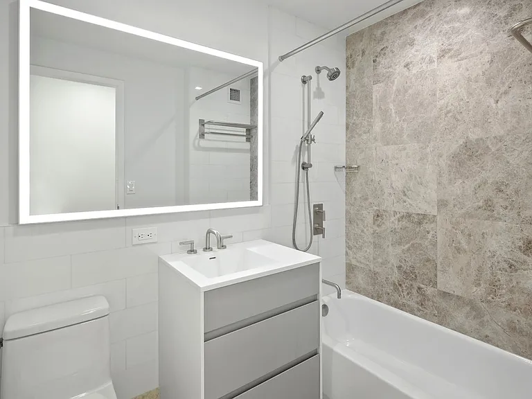 75 W End Ave #P7F — Photo 9
