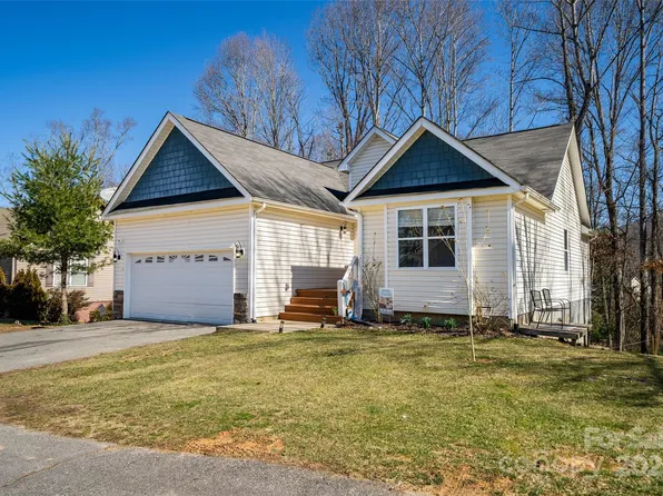 4 Jan Dr, Asheville, NC 28803