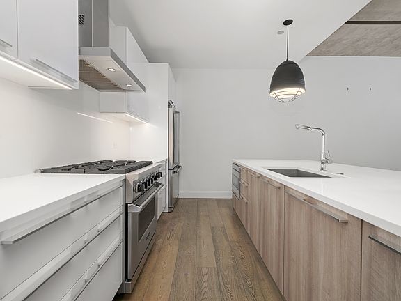 5th image of 111 S Peoria St #6A