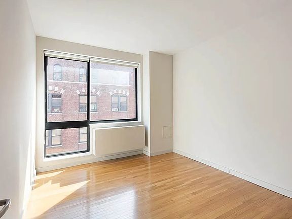 5th image of 537 W 27th St APT 3I
