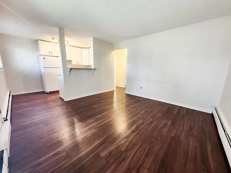 3409 Centre St N — Photo 5