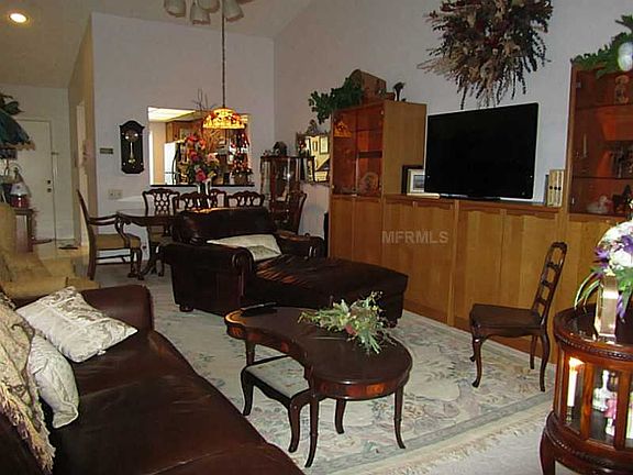4th image of 4139 Castlewood Dr