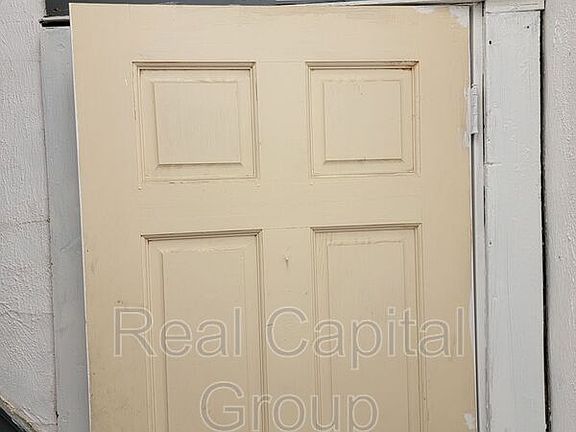 2nd image of 2034 Lasalle Ave Unit 2
