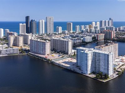 251 174th St APT 1712, Sunny Isles Beach, FL, 33160