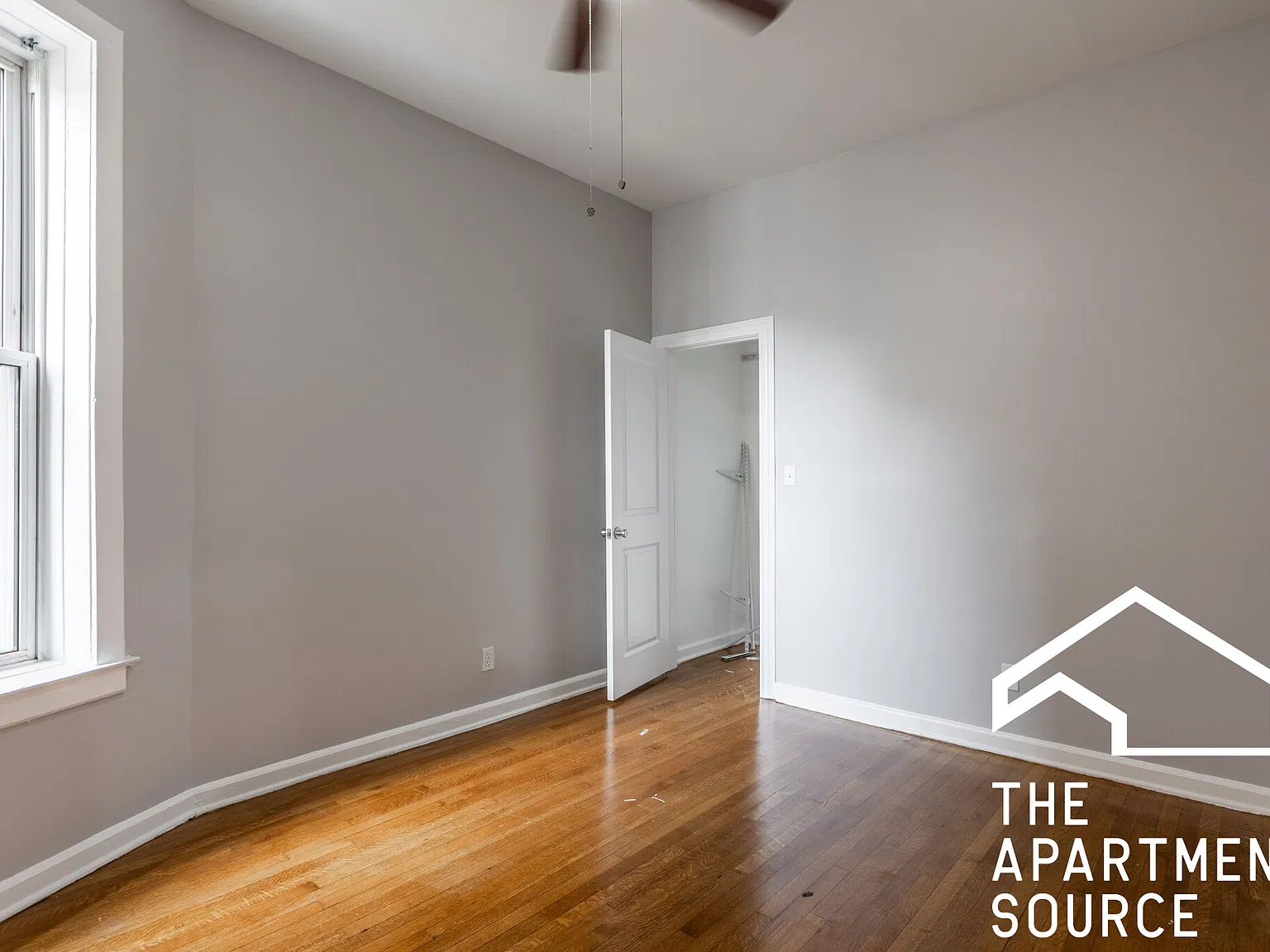 3 bed, 1.5 bath, 1350 sqft, $2,900 — Photo 1