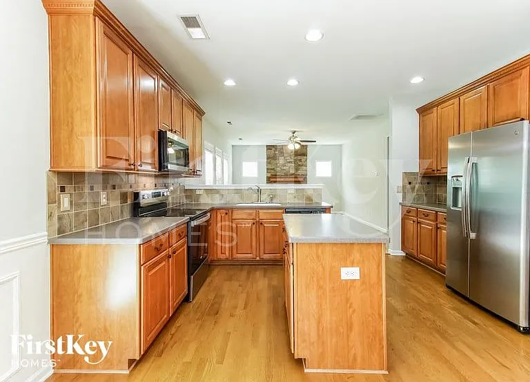 4015 Shadetree Dr — Photo 5