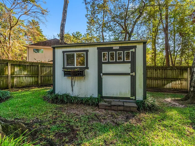7 Elwood Hills Ct — Photo 46