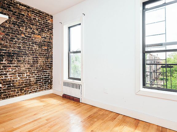5th image of 14 Irving Ave APT 17