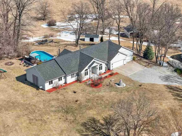 2963 170th St, South Amana, IA 52334