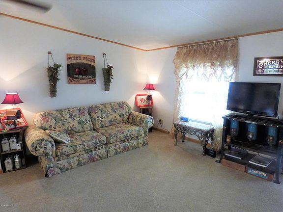 4th image of 321 Loquat Dr