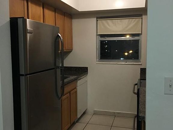 2nd image of 1885 NE 121st St APT 10